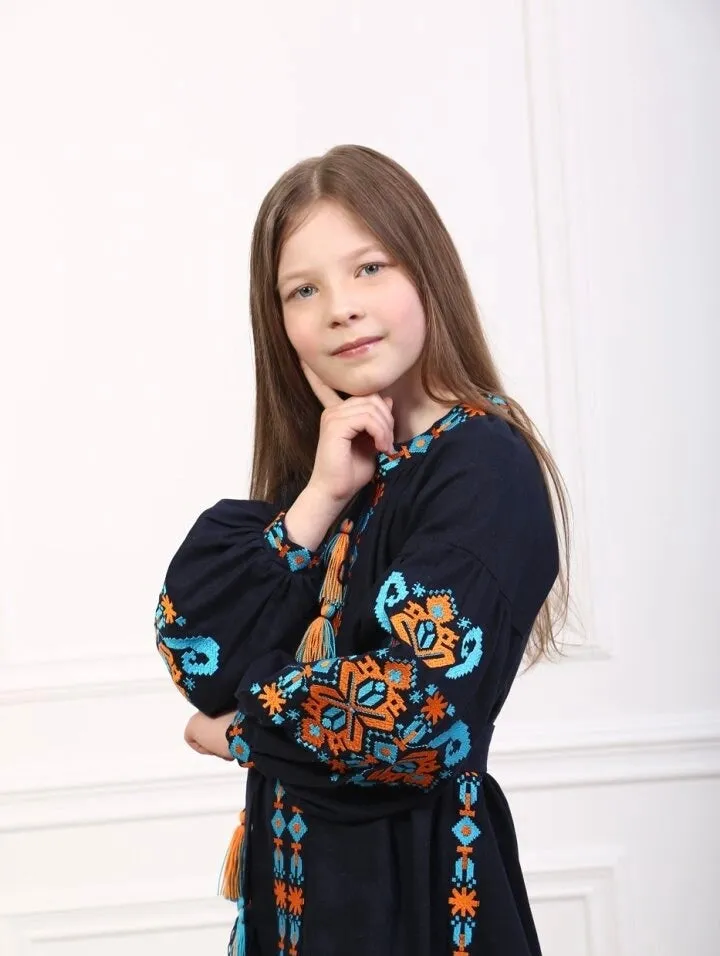 Girl’s Dress “Olenka”