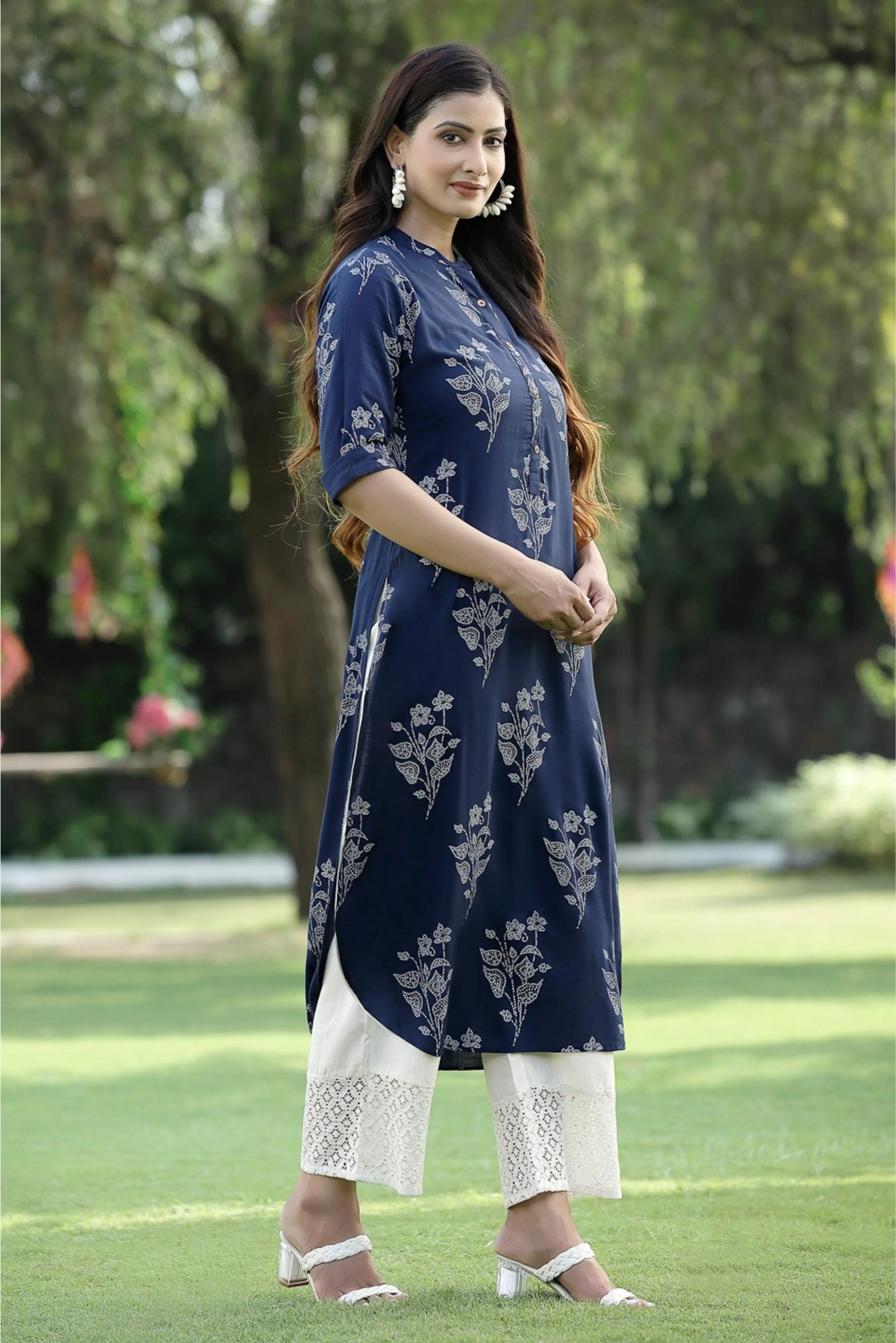 Juniper Indigo Bandhani Printed Rayon Slub Straight Kurta With Buttons