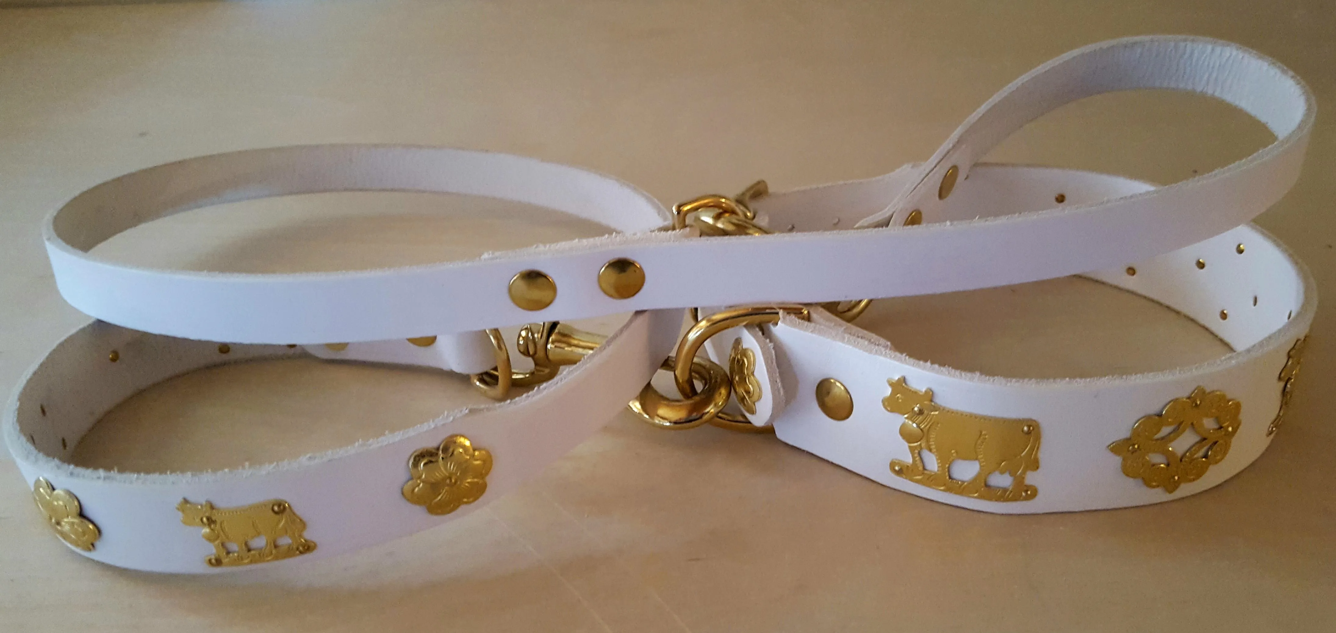 Overstock Sale! 1 1/4" Medium Contemporary Swiss Dog Collar