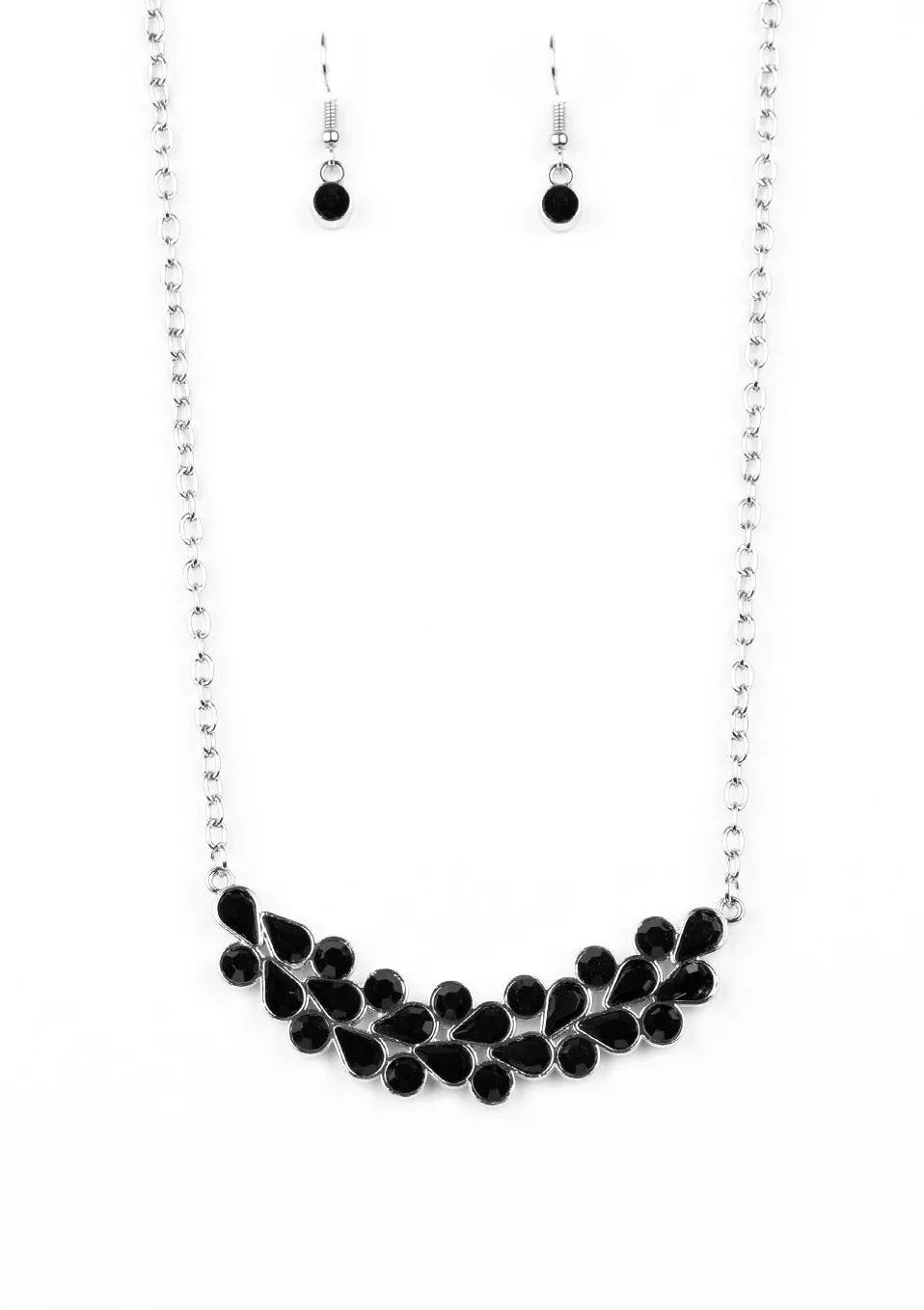 Special Treatment Black Necklace Set