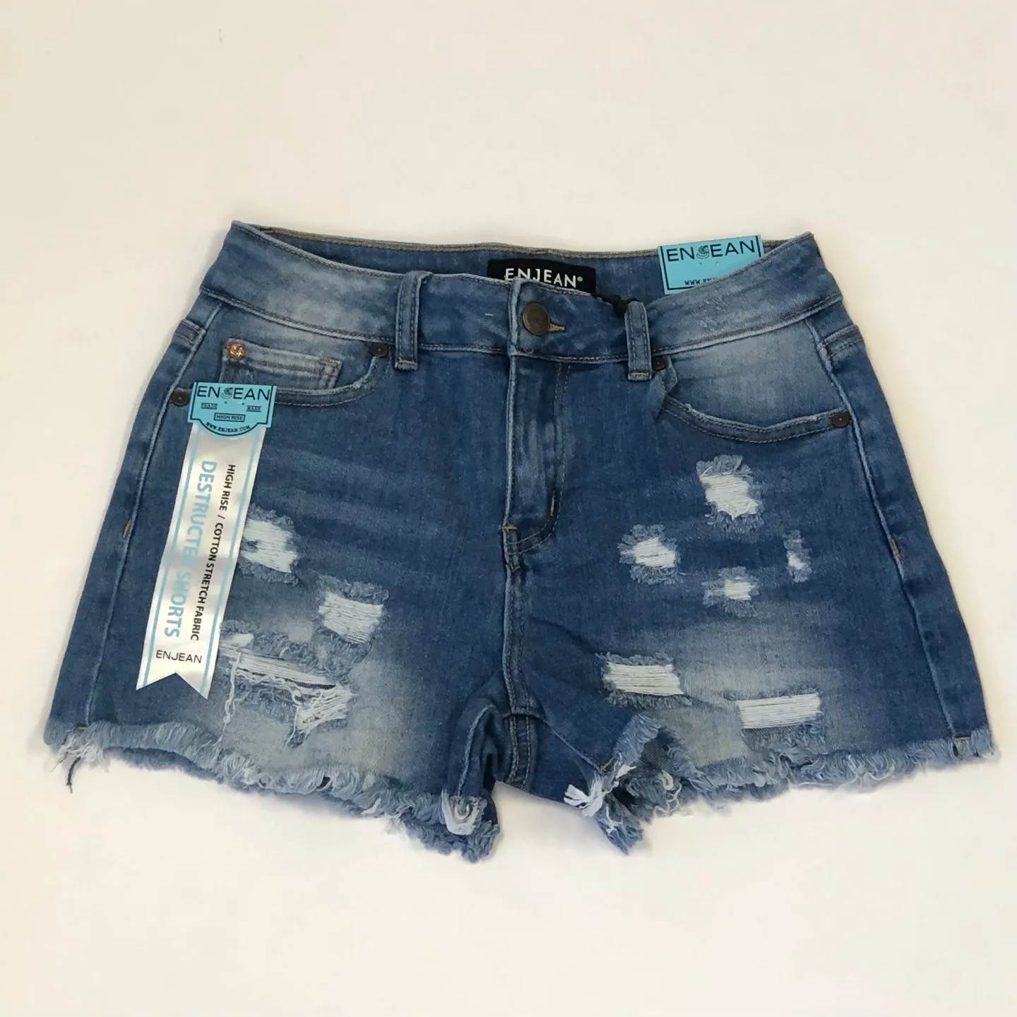 Woman Ripped Denim Short