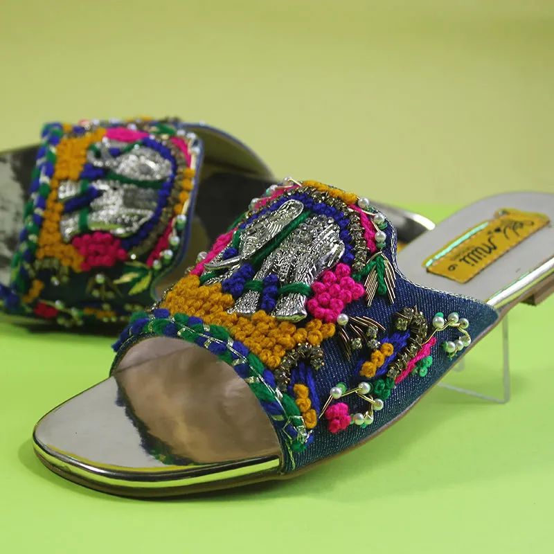 Women embellished slipper